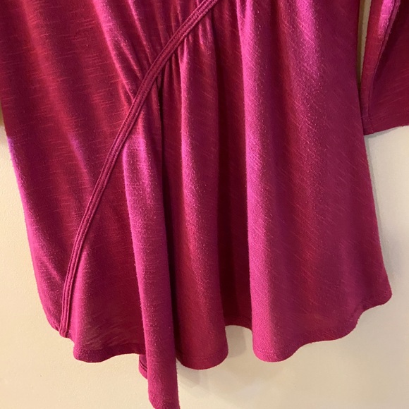 Plum symmetrical blouse size medium - Picture 3 of 10